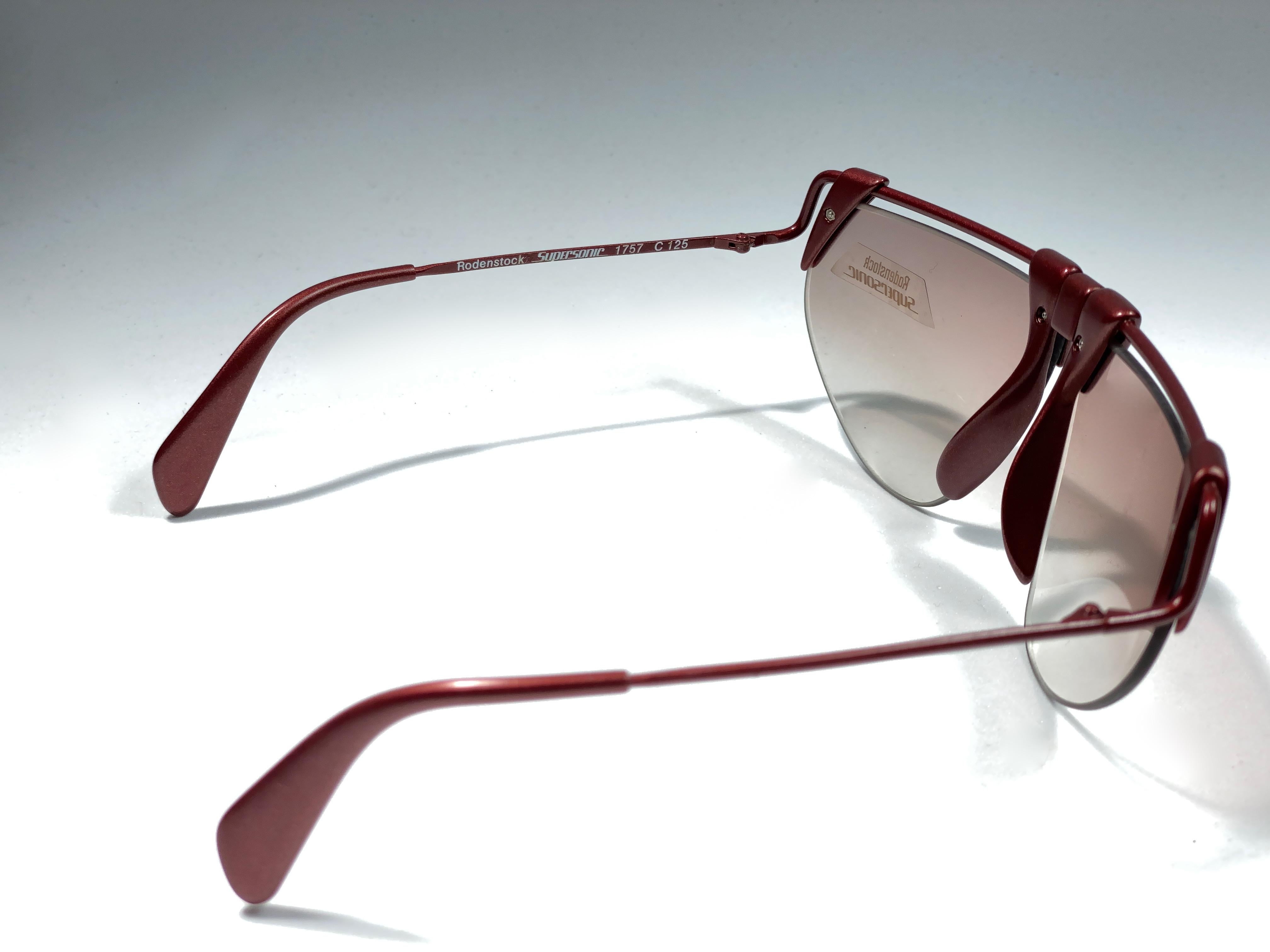 New Vintage Rodenstock 1757 Metallic Burgundy Futuristic 1980's Sunglasses In Excellent Condition For Sale In Baleares, Baleares