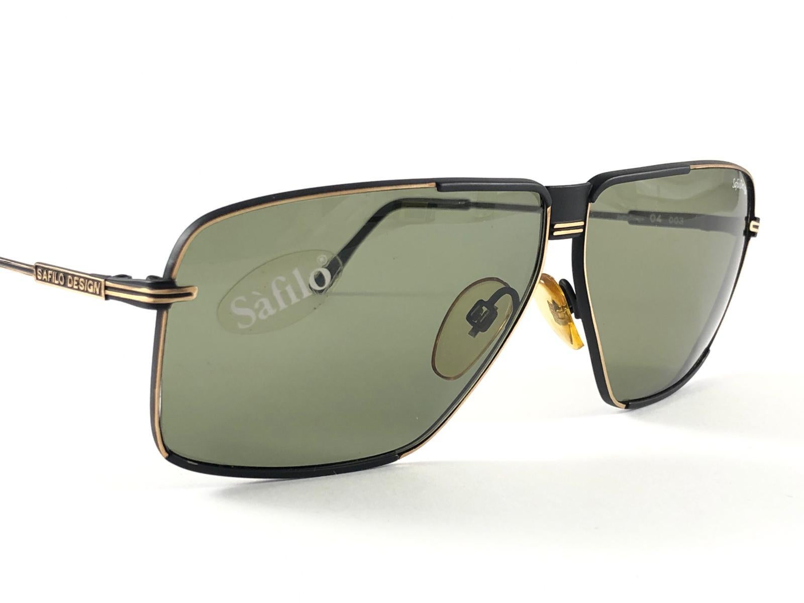 New Vintage Safilo Design 04 Black Mate Aviator 1980's Sunglasses Made in Italy In New Condition For Sale In Baleares, Baleares