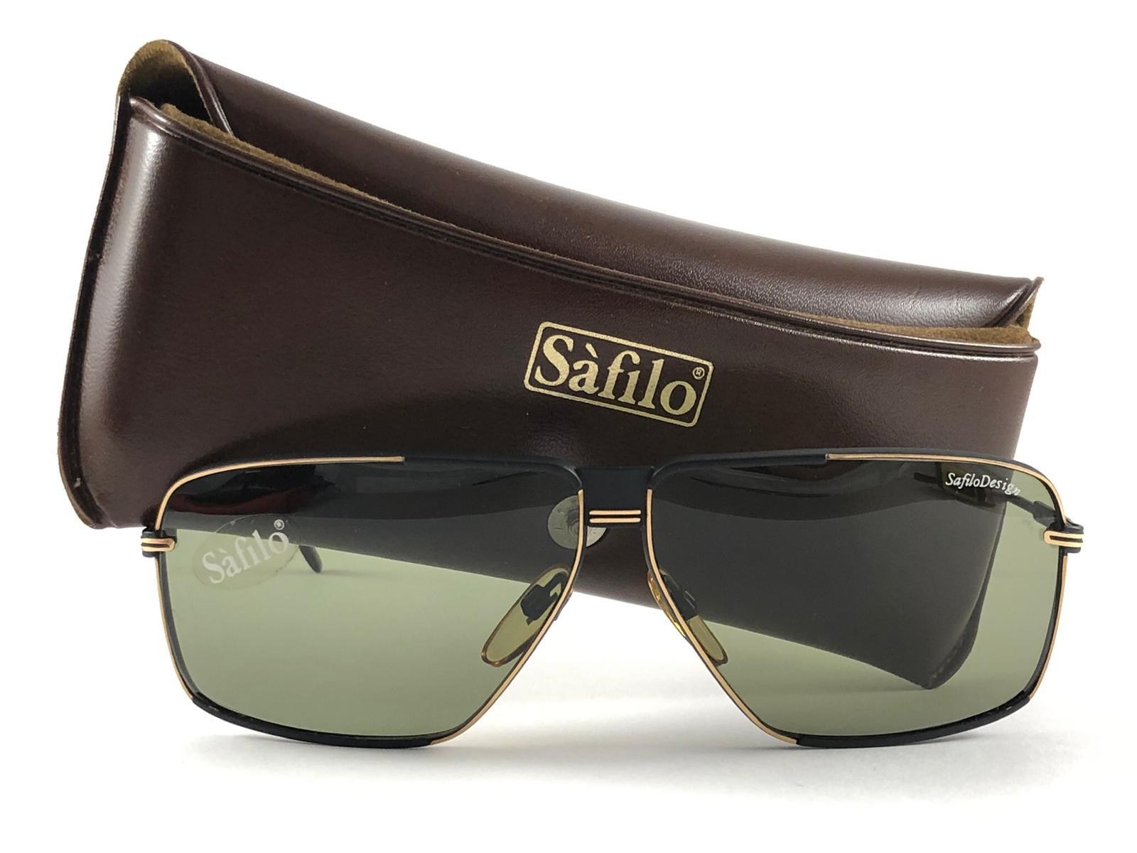 New Vintage Safilo Design 04 Black Mate Aviator 1980's Sunglasses Made in Italy For Sale 1