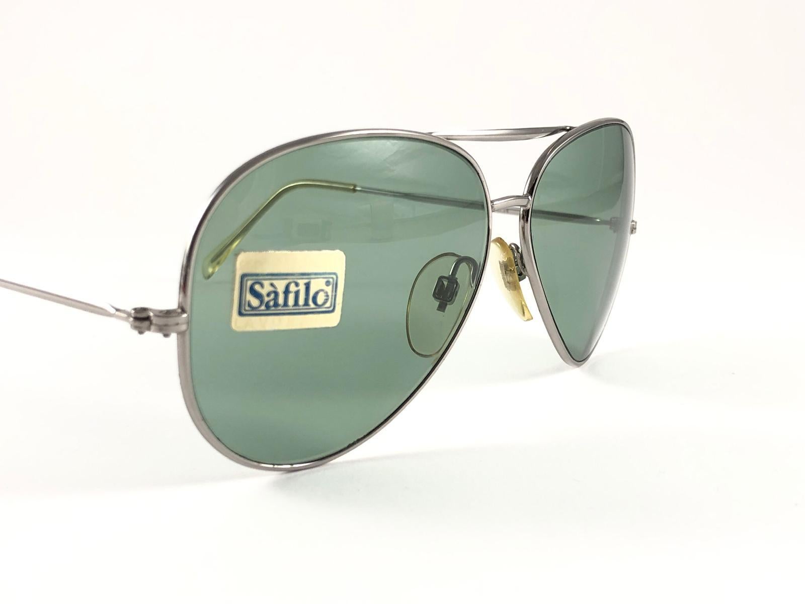 New Vintage Safilo Jet Silver Aviator Frame 1980's Sunglasses Made in Italy In New Condition For Sale In Baleares, Baleares
