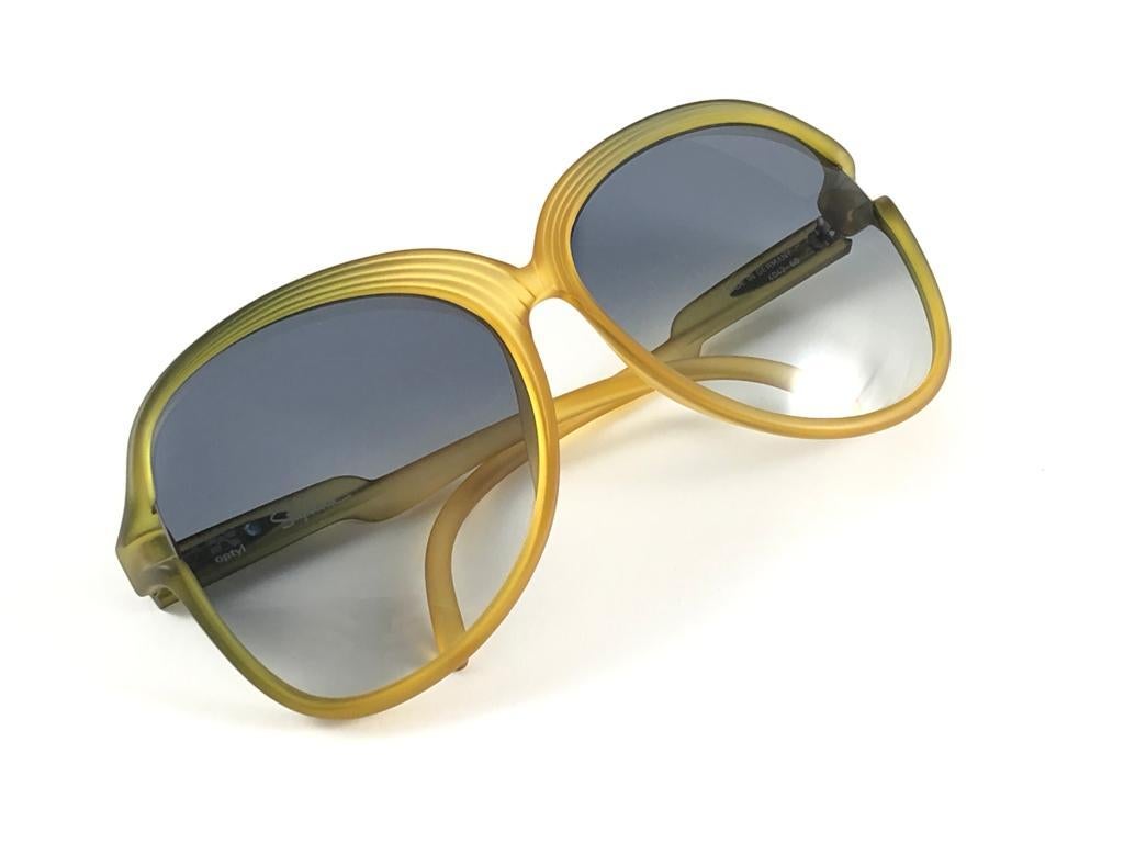 New Vintage Saphira Translucent Green & Amber Oversized Sunglasses Germany  80s For Sale 3