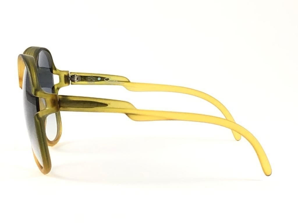 Saphira übergroße Vintage-Sonnenbrille in Grün und Bernstein transluzent, Deutschland  80s  im Zustand „Neu“ im Angebot in Baleares, Baleares