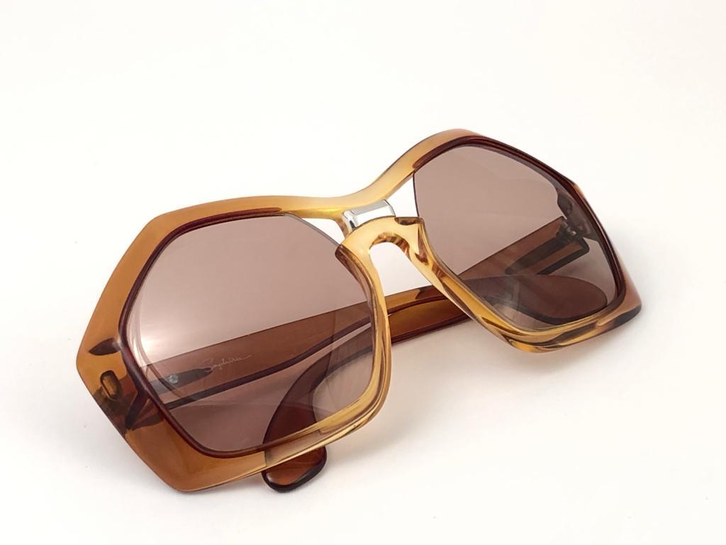 Women's New Vintage Sapphira Oversized Two Tone Brown Lenses Sunglasses