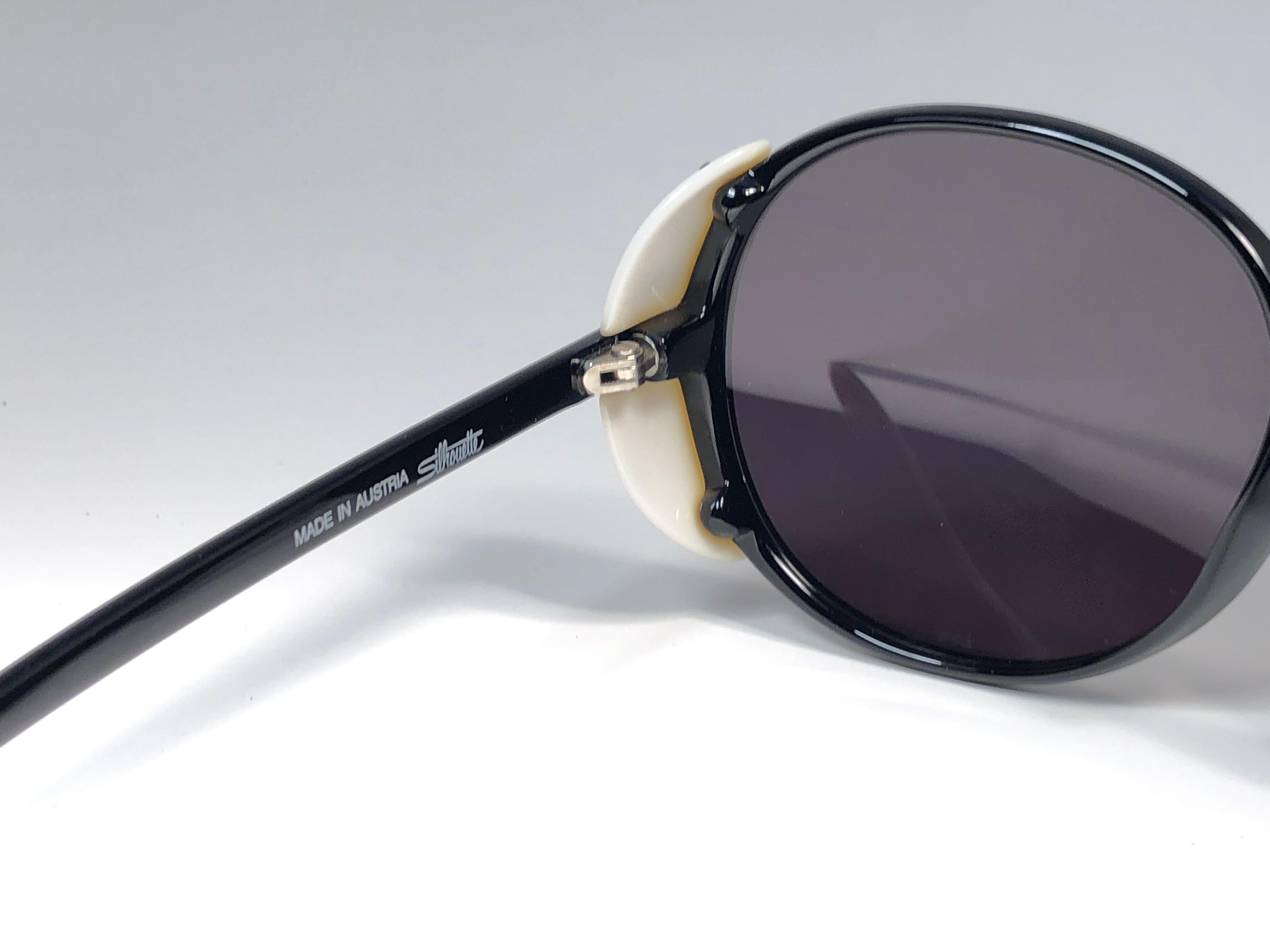 New Vintage Silhouette M3053 C Black & White 1980's Sunglasses In New Condition For Sale In Baleares, Baleares