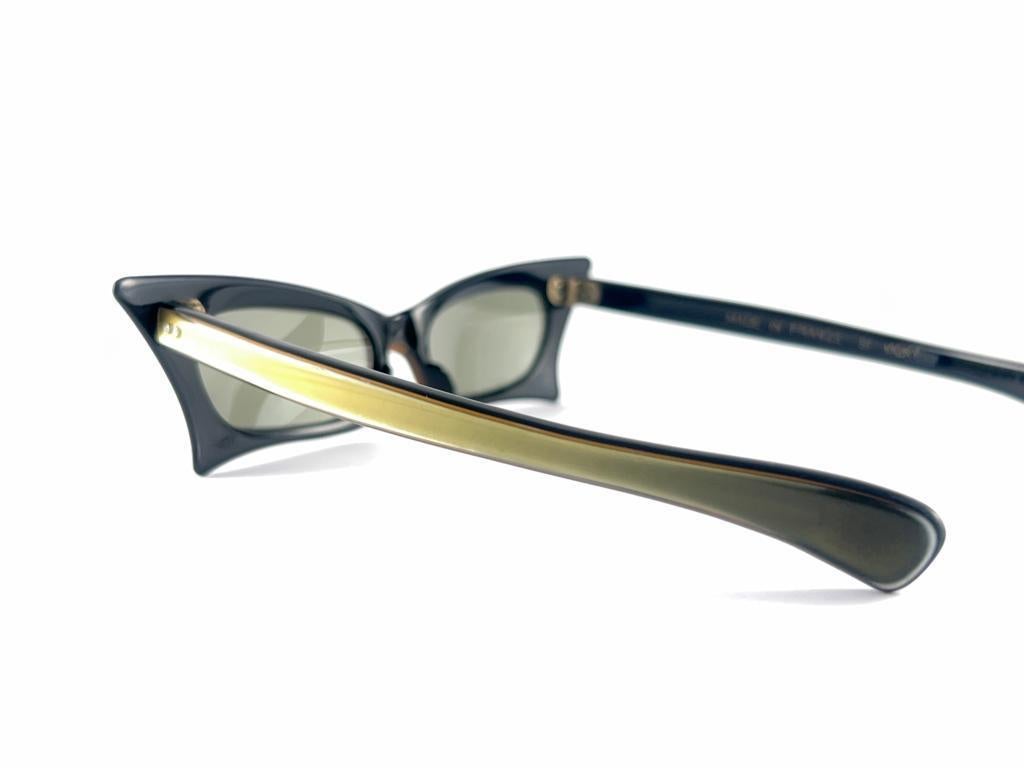 New Vintage Small Rectangular Midcentury Frame 1960's Sunglasses Made In France en vente 2