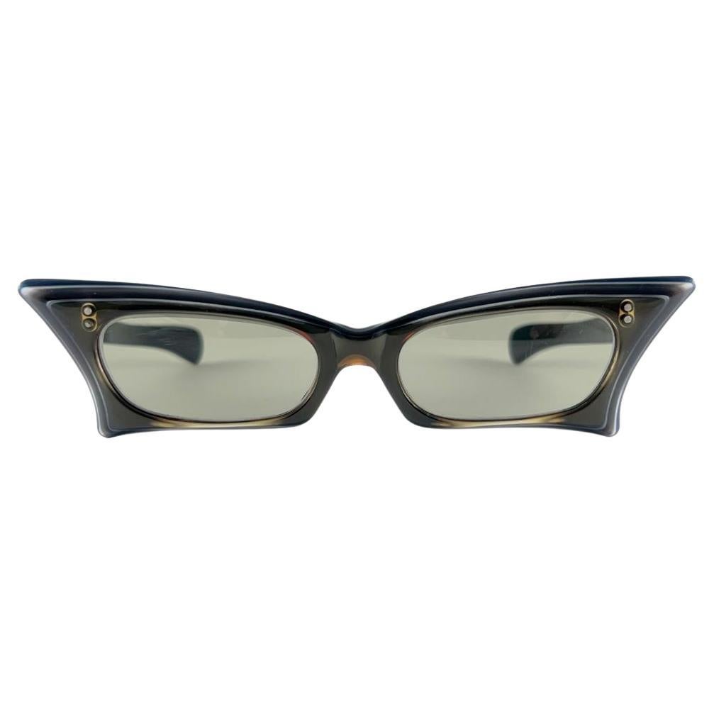 New Vintage Small Rectangular Midcentury Frame 1960's Sunglasses Made In France en vente