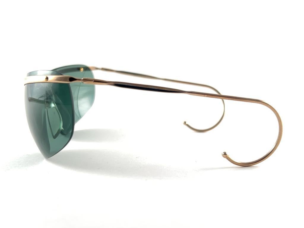New Vintage Sol Amor Gold Curled Tips Rimless Wrap Frame Sunglasses 60s France In New Condition For Sale In Baleares, Baleares