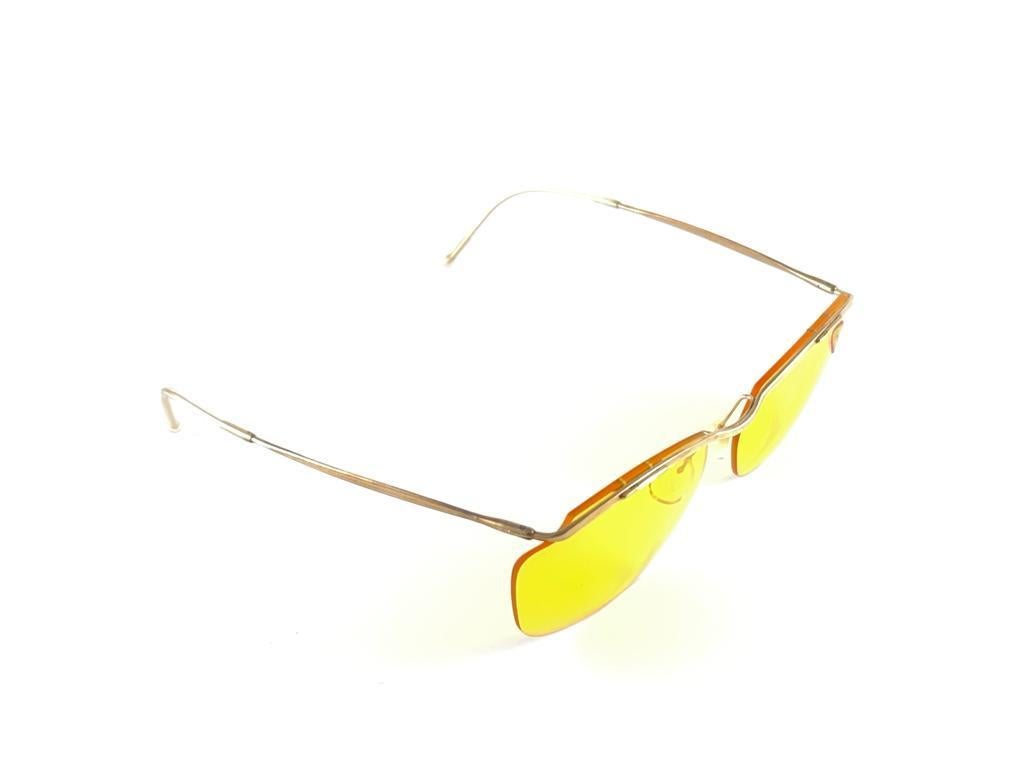 New Vintage Sol Amor Gold Yellow Lenses Rimless Frame Sunglasses 60's France In New Condition For Sale In Baleares, Baleares