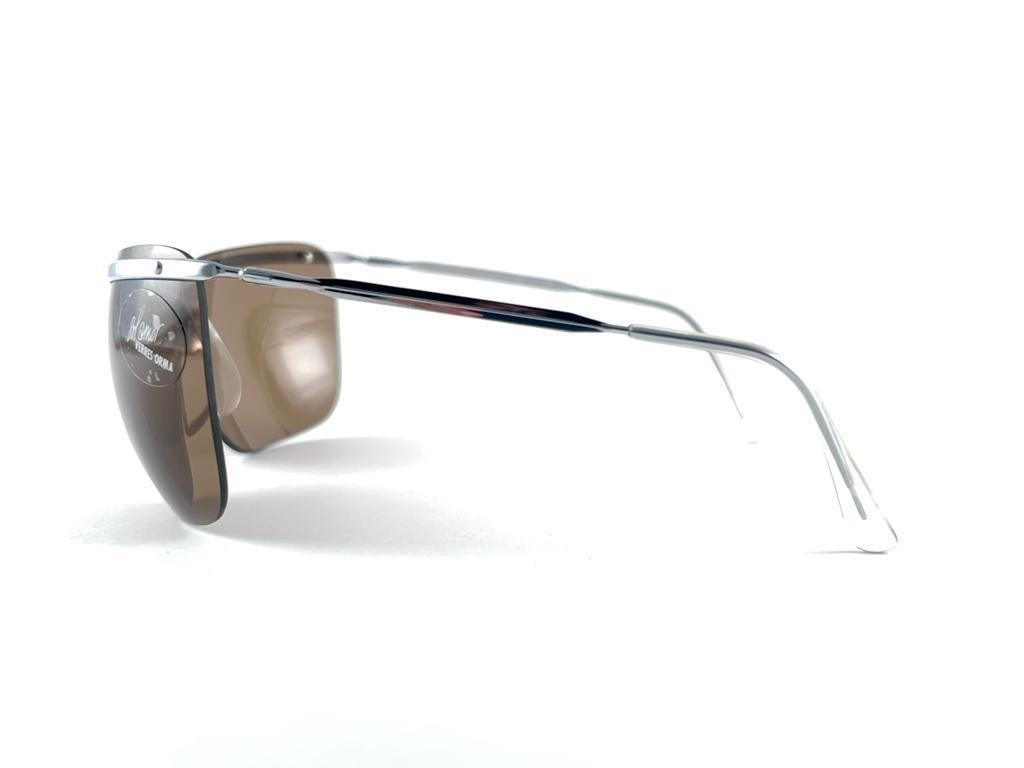 Women's or Men's New Vintage Sol Amor Silver Lightweight Rimless Wrap Frame Sunglasses 60s France For Sale