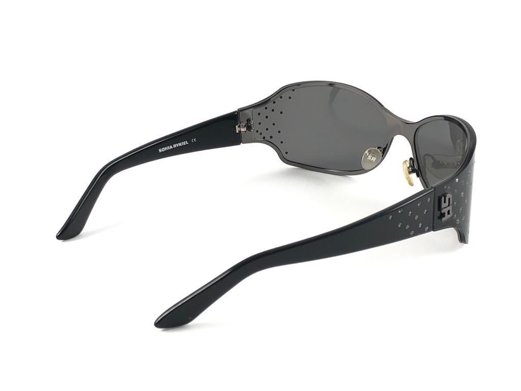 New Vintage Sonia Rykiel Black Shield Frame Holding Grey Lenses Sunglasses Y2K For Sale 3