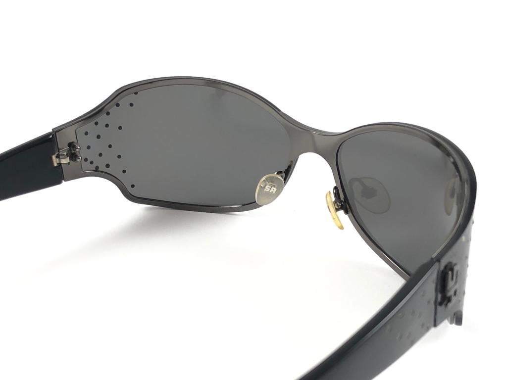 New Vintage Sonia Rykiel Black Shield Frame Holding Grey Lenses Sunglasses Y2K For Sale 5
