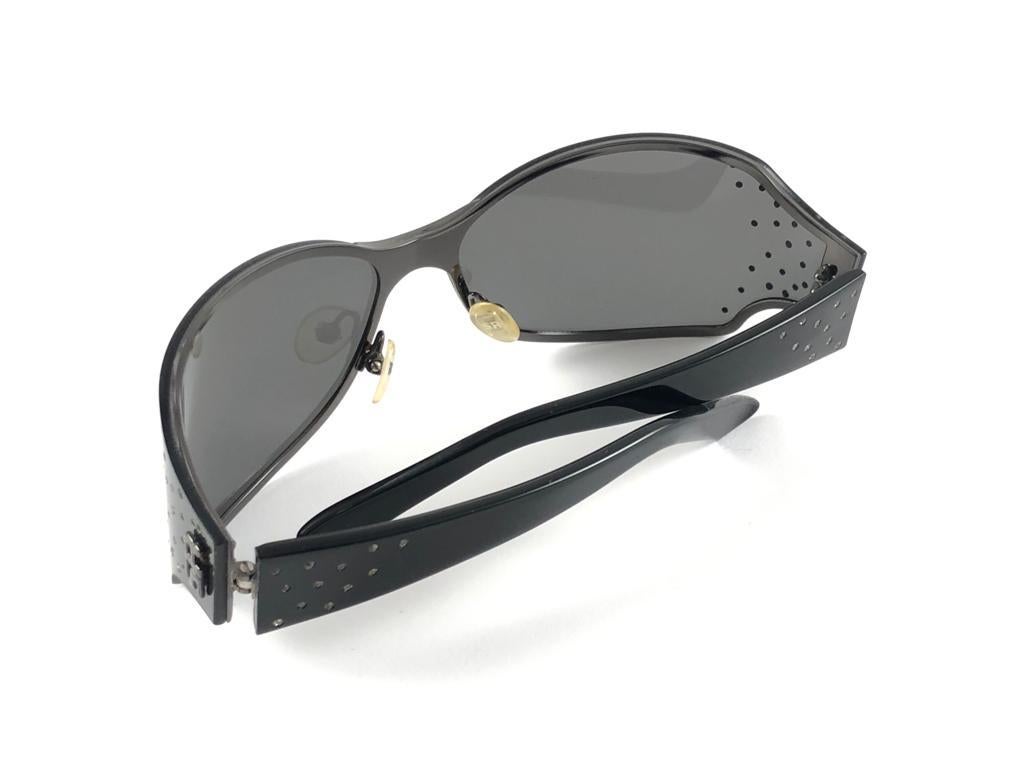 New Vintage Sonia Rykiel Black Shield Frame Holding Grey Lenses Sunglasses Y2K For Sale 6