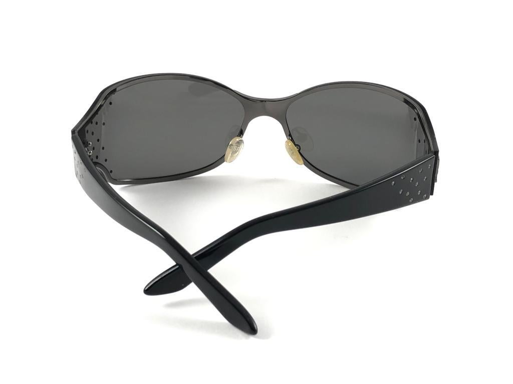 New Vintage Sonia Rykiel Black Shield Frame Holding Grey Lenses Sunglasses Y2K For Sale 7