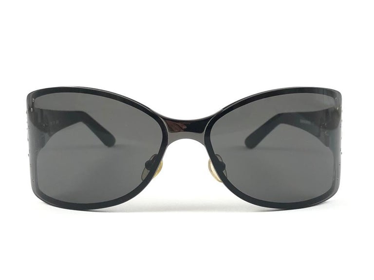New Vintage Sonia Rykiel Black Shield Frame Holding Grey Lenses Sunglasses  Y2K For Sale at 1stDibs | sonia rykiel sunglasses, black y2k glasses,  shield sunglasses y2k