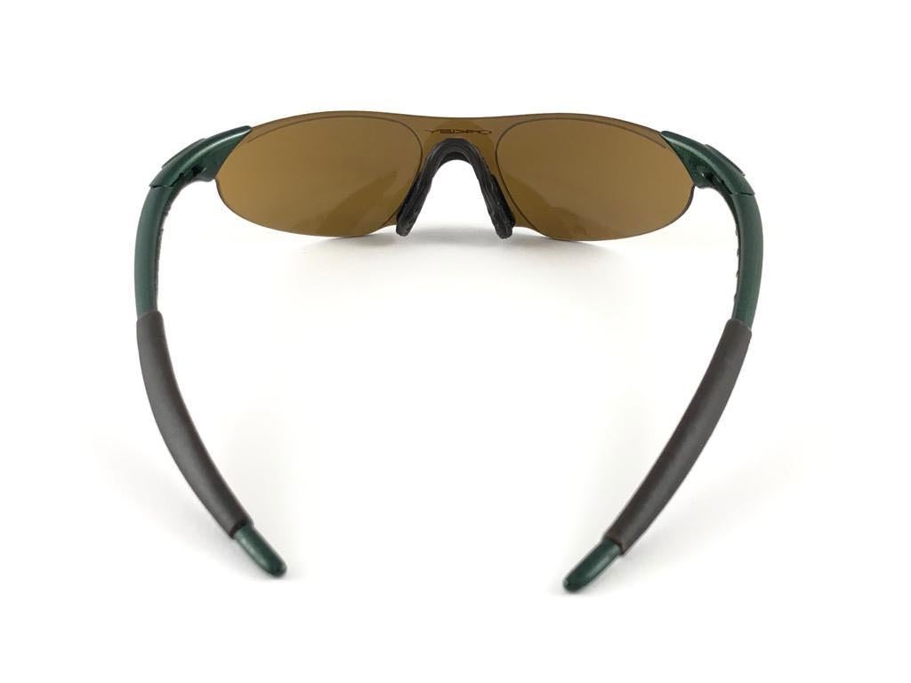 New Vintage Sports Oakley 0.7 JOKER Gold Iridium Lenses 1999 Sunglasses  In New Condition For Sale In Baleares, Baleares