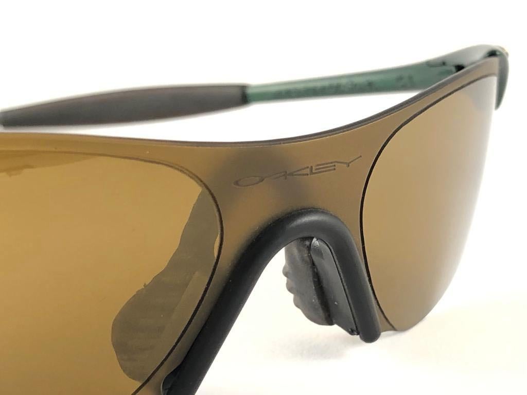New Vintage Sports Oakley 0.7 JOKER Gold Iridium Lenses 1999 Sunglasses  For Sale 1