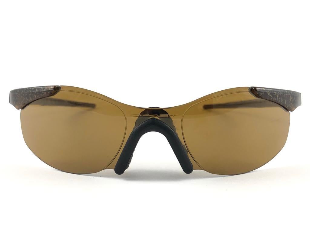 New Vintage Sports Oakley Gold Iridium Lenses 1999 Sunglasses  For Sale 3