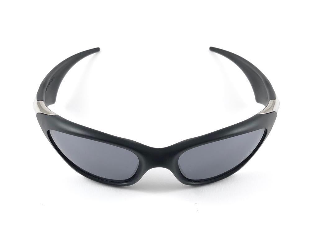 New Vintage Sports Oakley Scar Black Iridium Lenses 1999 Sunglasses  In New Condition In Baleares, Baleares
