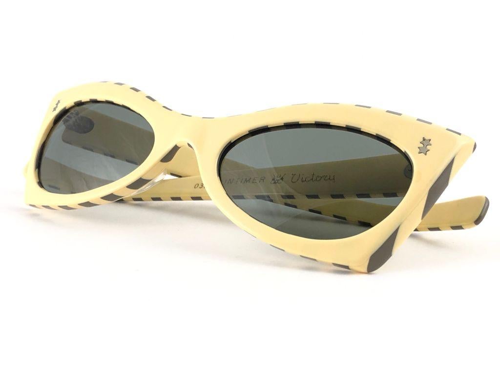 New Vintage Suntimer Victory Cat Eye Beige Mid Century France 1960 Sunglasses  For Sale 2