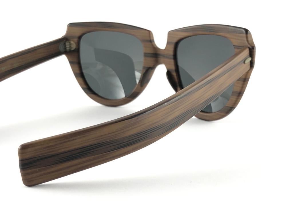 Neu Vintage Suntimer Victory S607 Schwarze Streifen-Sonnenbrille 60er Jahre Hergestellt in Frankreich, Vintage im Angebot 2