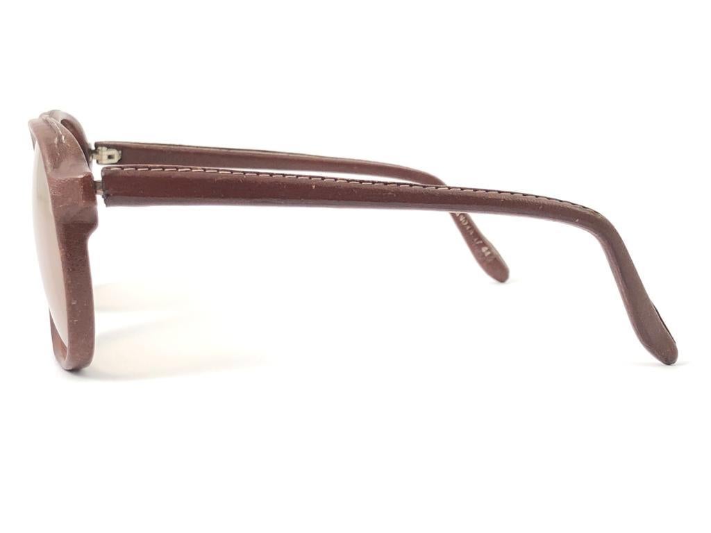 Neu Vintage Tannereye Canada Übergroße Vintage-Sonnenbrille aus echtem Leder in Übergröße 1980er Jahre (Beige) im Angebot