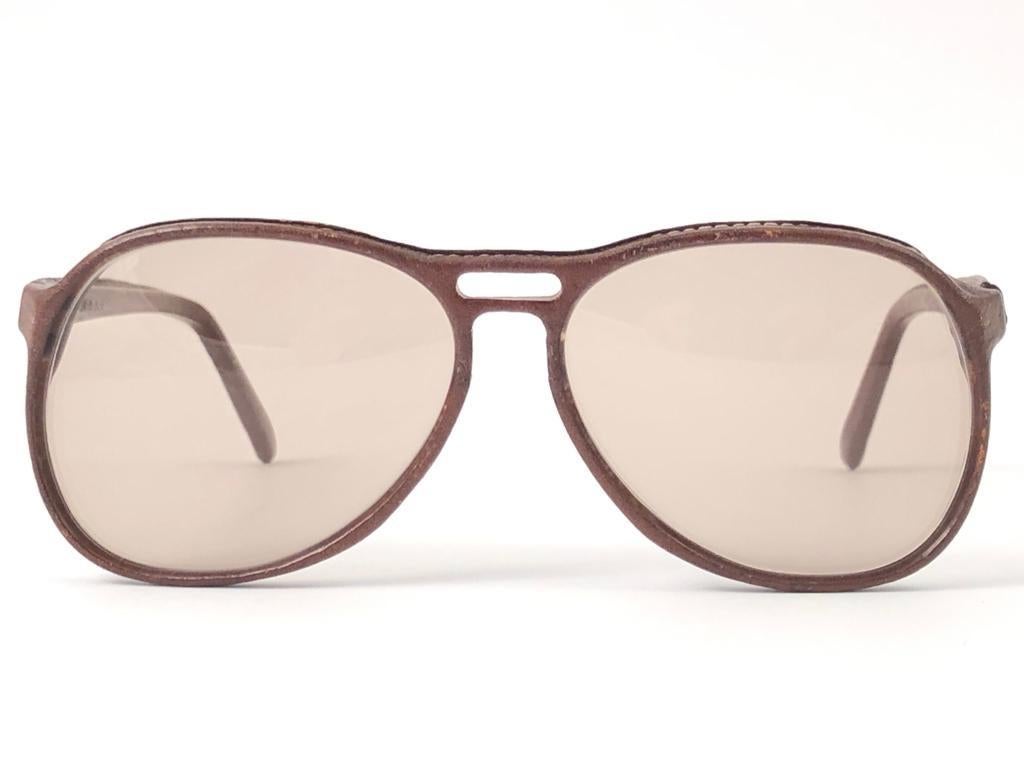 Neu Vintage Tannereye Canada Übergroße Vintage-Sonnenbrille aus echtem Leder in Übergröße 1980er Jahre im Angebot 1