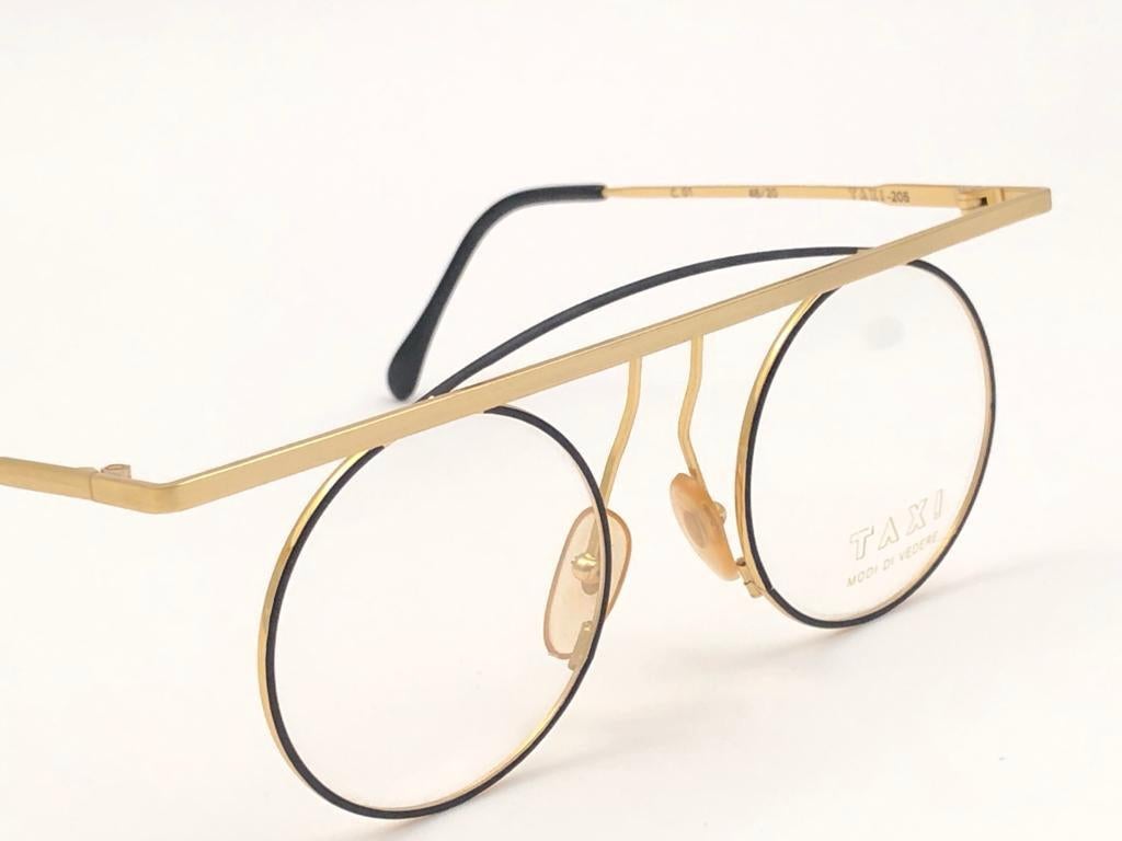 Neu Vintage TAXI von Casanova Kleine runde Sonnenbrille in Gold & Schwarz, 1980 (Weiß) im Angebot