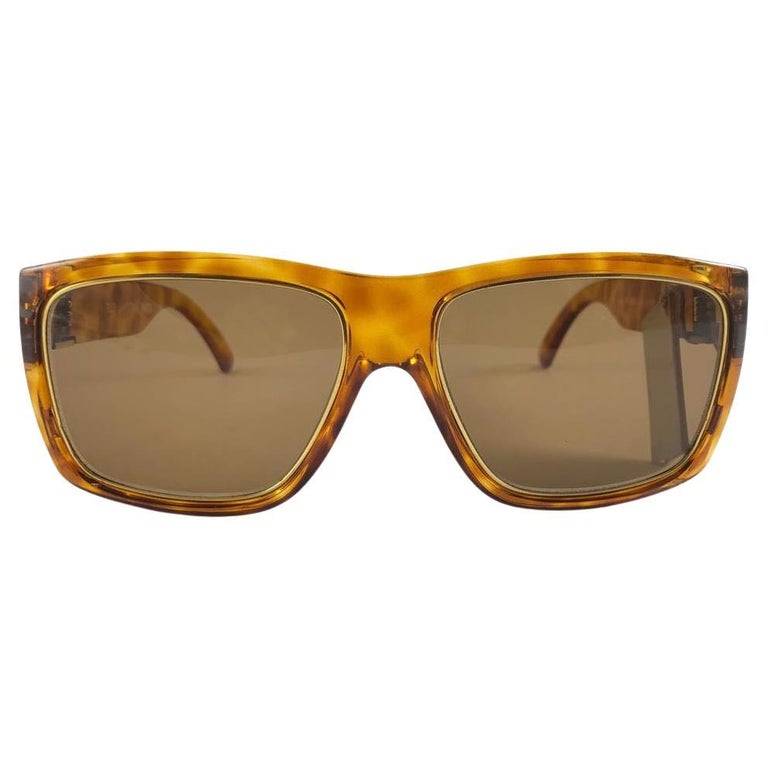 Vintage Ted Lapidus TL19 Sunglasses New Vintage Ted Lapidus Paris TL 19 Gold and Black 1970  main image 4