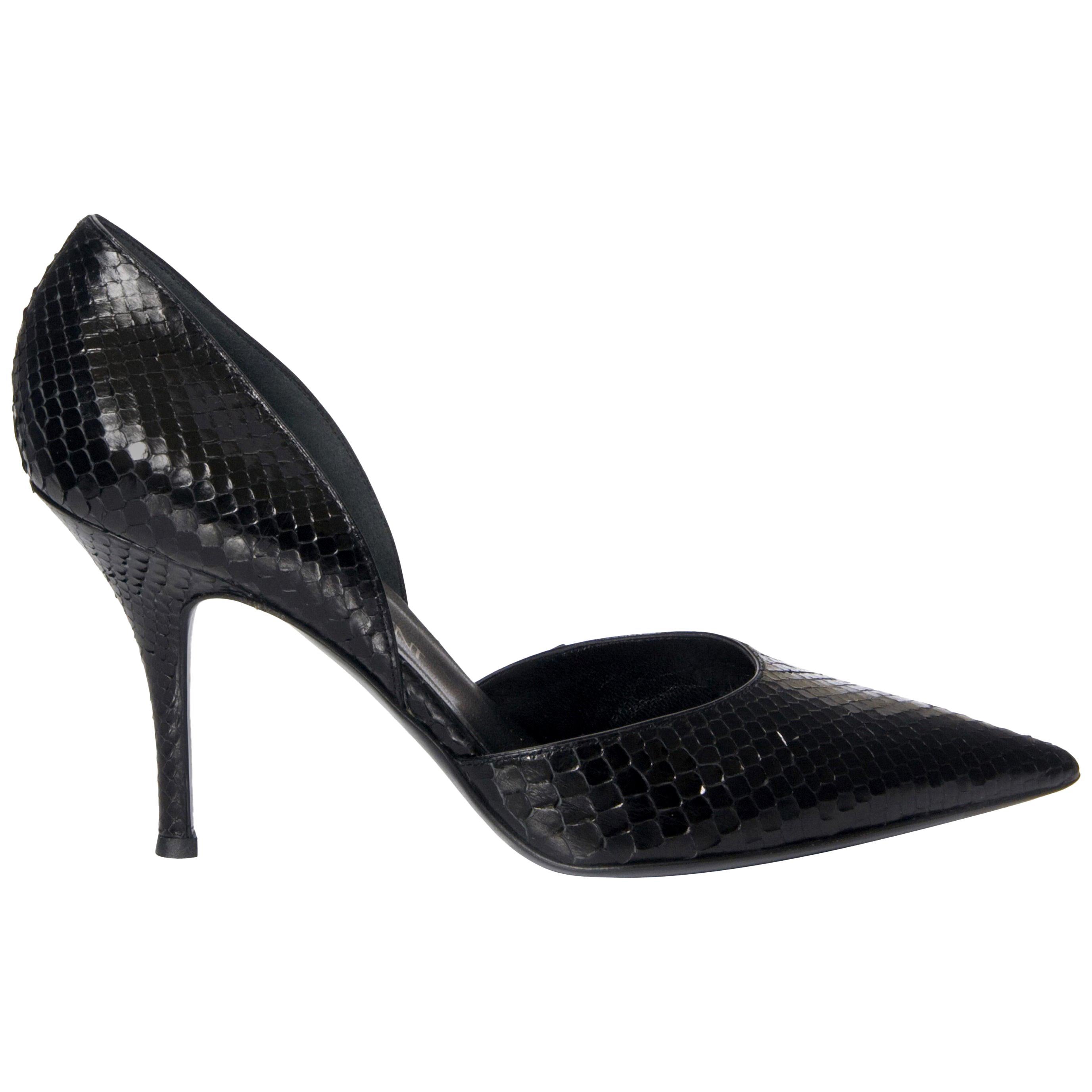Yves Saint Laurent Heels
Stunning Black Python
* Rare Tom Ford Era
* Euro Size: 40 
* Pointed Toe & Heel 
* Leather Insole 
* A True Black
* 3.75