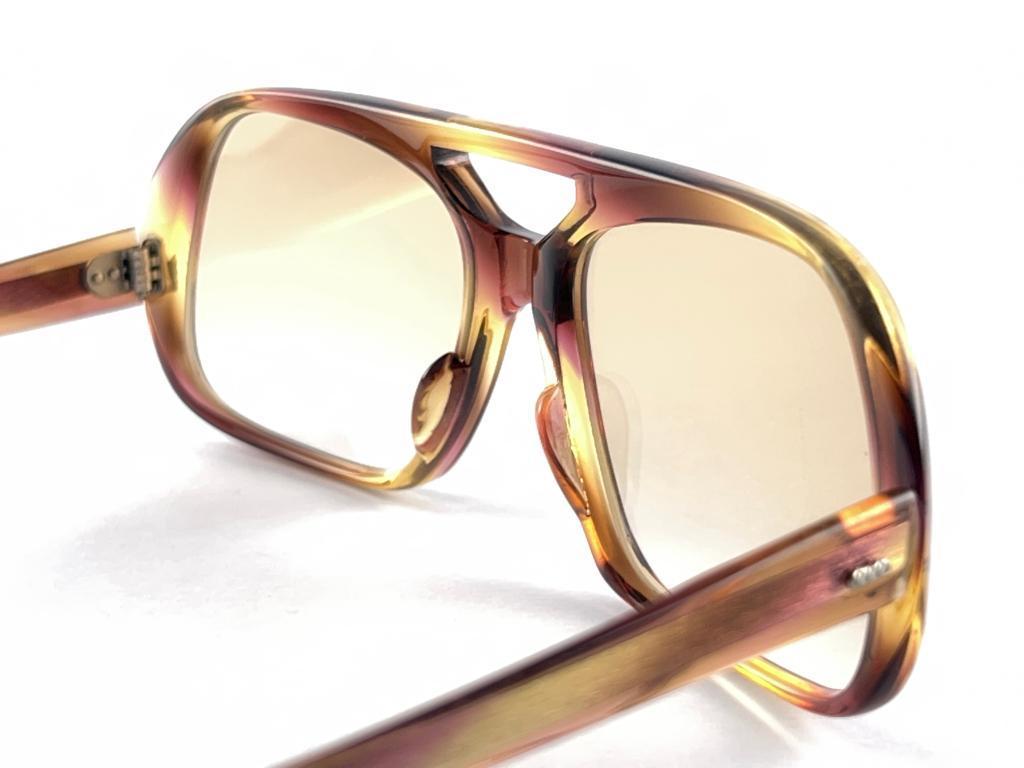 Nouvelles lunettes à cadre translucide vintage de qualité moyenne, fabriquées en France, années 70 en vente 6
