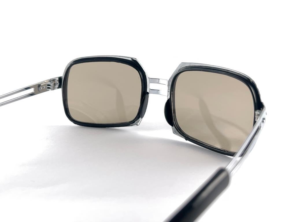 Nouvelles lunettes à cadre translucide vintage de qualité moyenne, fabriquées en France, années 70 en vente 1