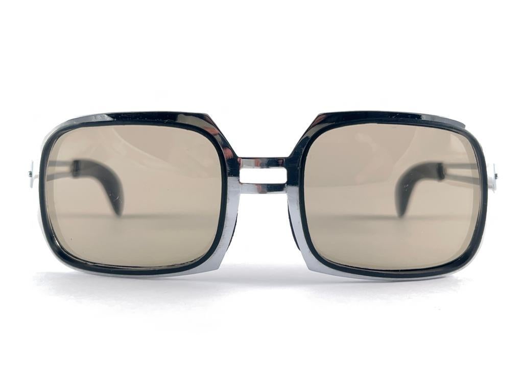 Nouvelles lunettes à cadre translucide vintage de qualité moyenne, fabriquées en France, années 70 en vente 4