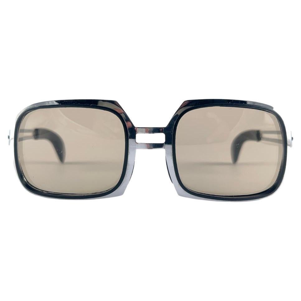 Nouvelles lunettes à cadre translucide vintage de qualité moyenne, fabriquées en France, années 70 en vente