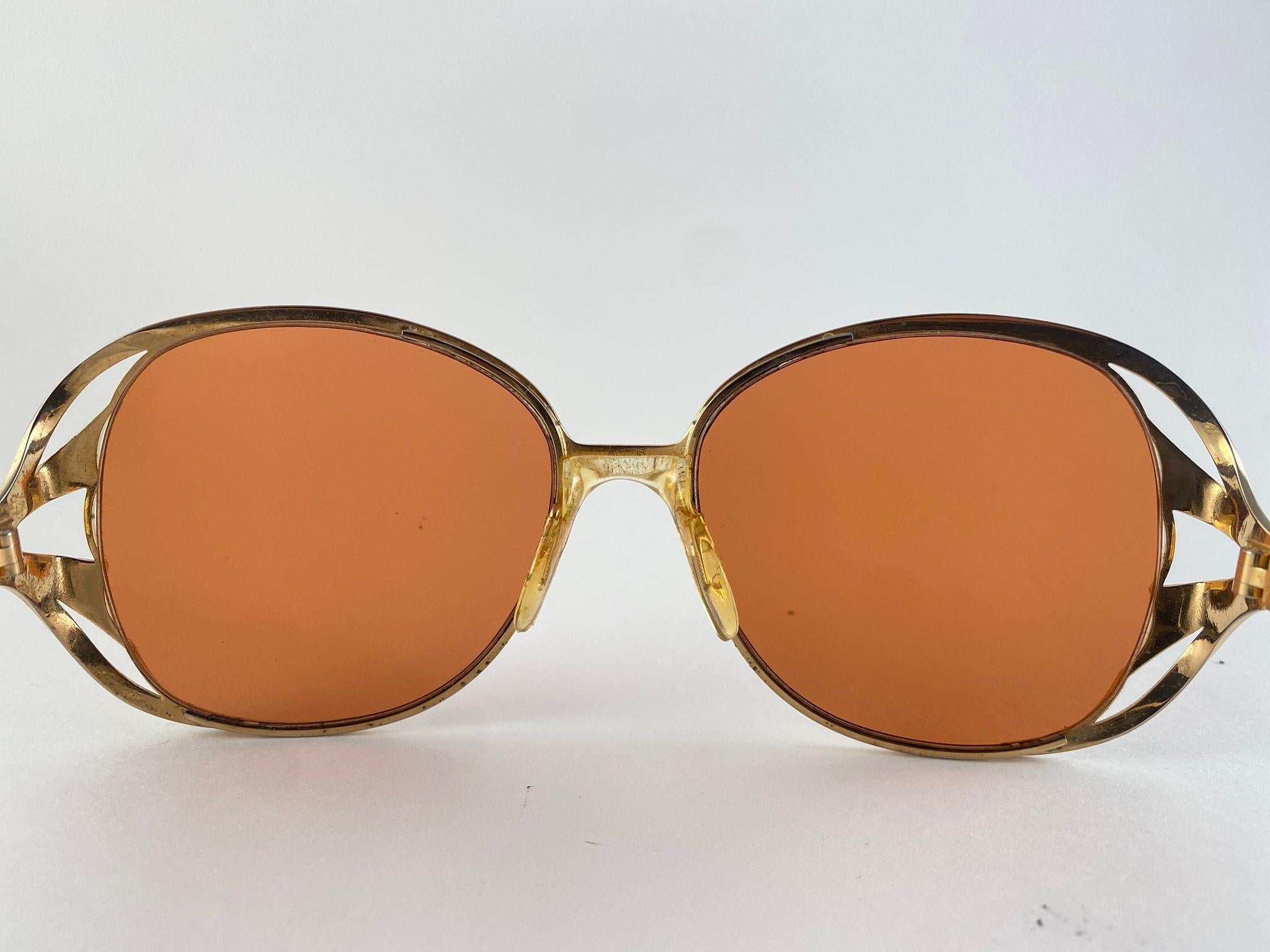 New Vintage Tura Mod 825 Overzised Beige & Gold Frame 1970'S Japan Sunglasses In condizioni ottime in vendita a Baleares, Baleares