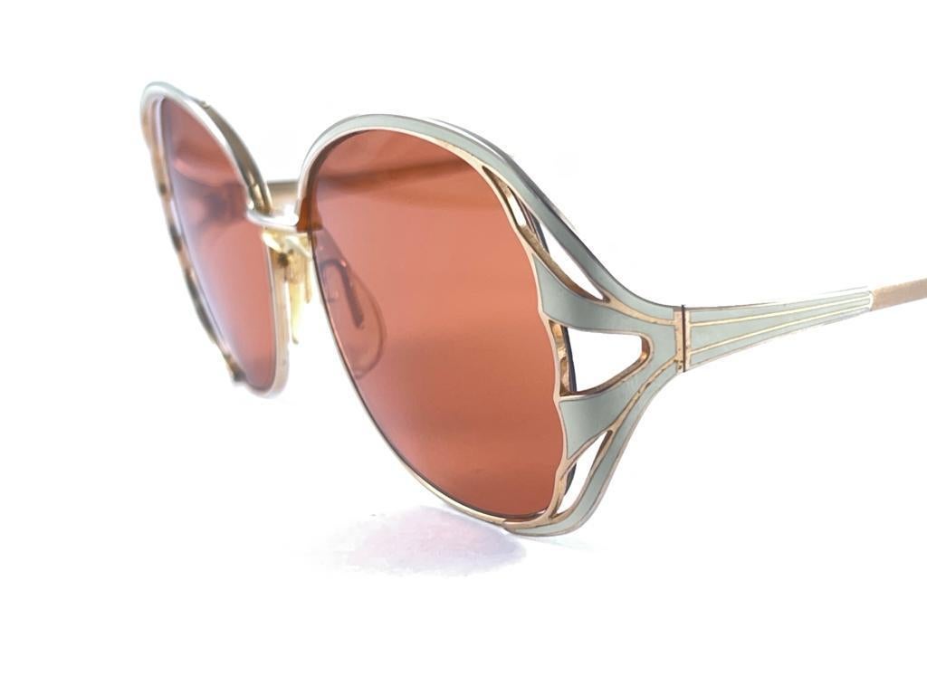 New Vintage Tura Mod 825 Overzised Gold Frame 1970's Japan Sunglasses en vente 6
