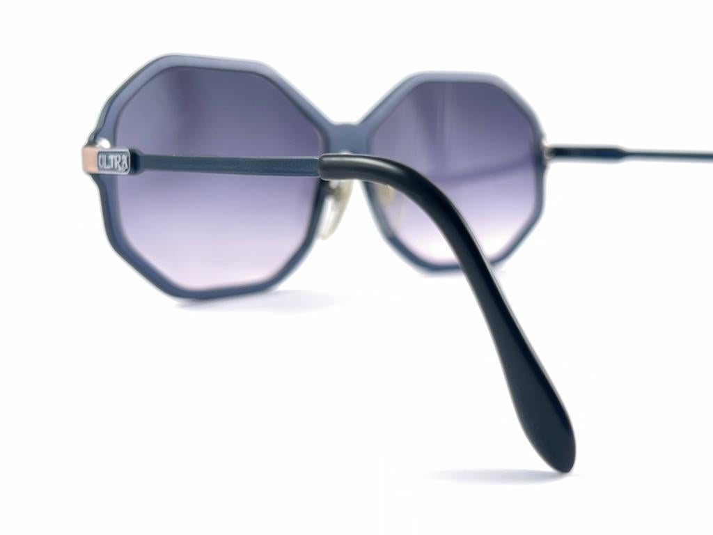 New Vintage Ultra Oversized Hexagonal Flat Gradient Lenses 1970's Sunglasses For Sale 7