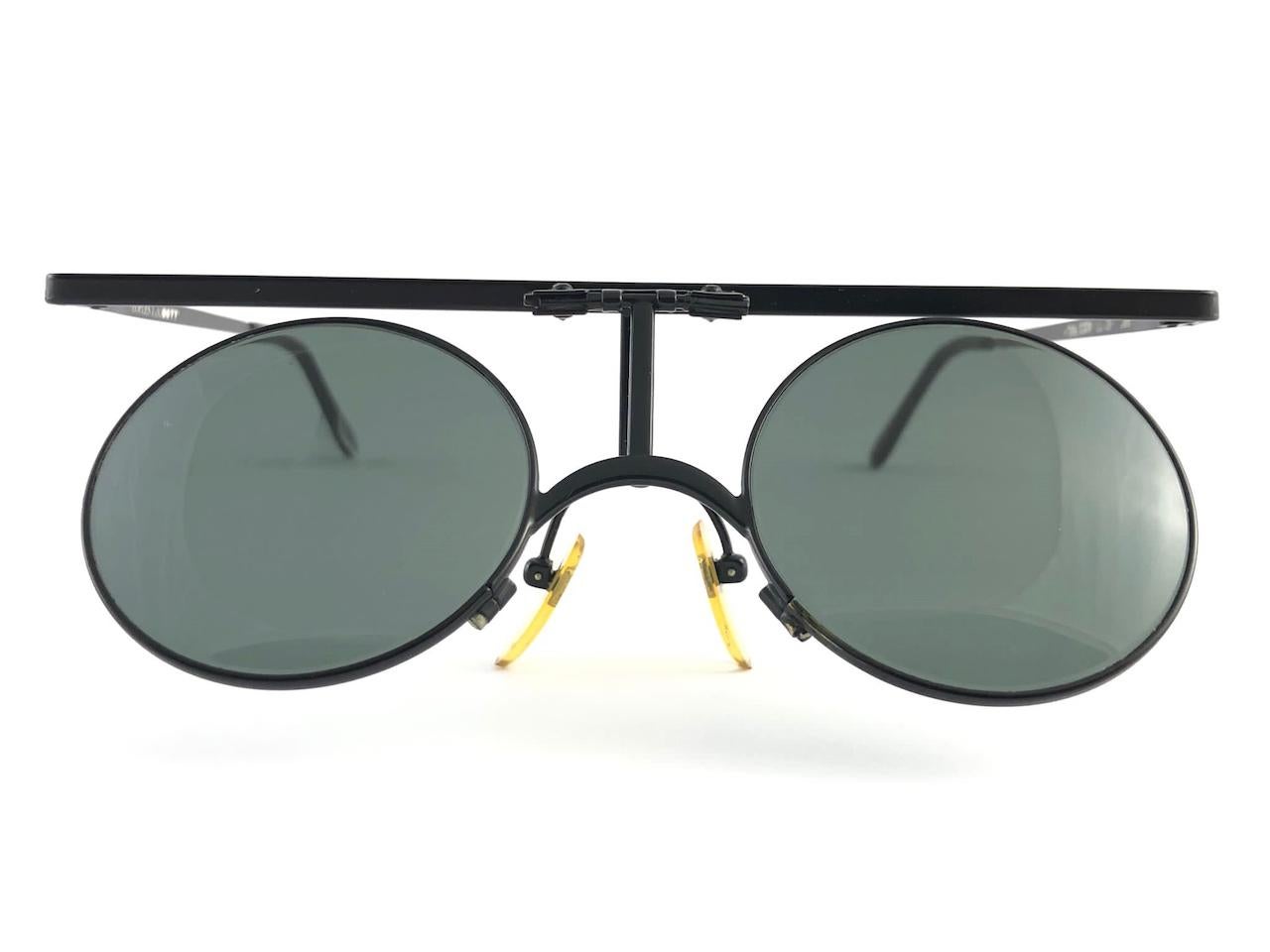 oliver peoples identity