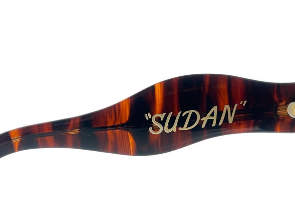 New Vintage Ultra Sudan H Brown Gradient Lens Oversized 1980's Sunglasses For Sale 6