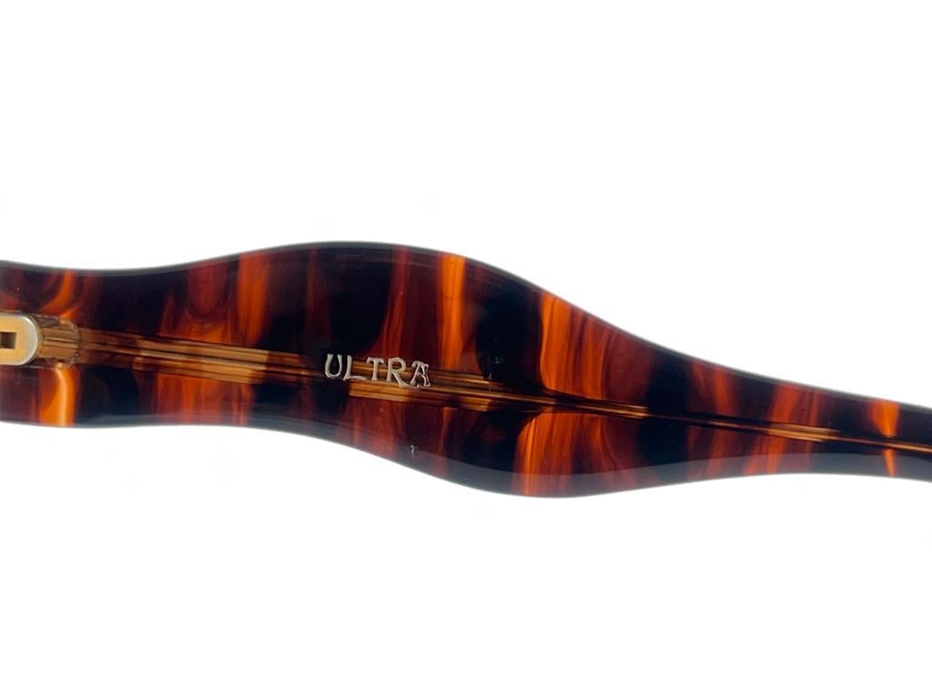 Lunettes de soleil surdimensionnées ultra-suédoises marron dégradé H des années 1980, neuves en vente 6