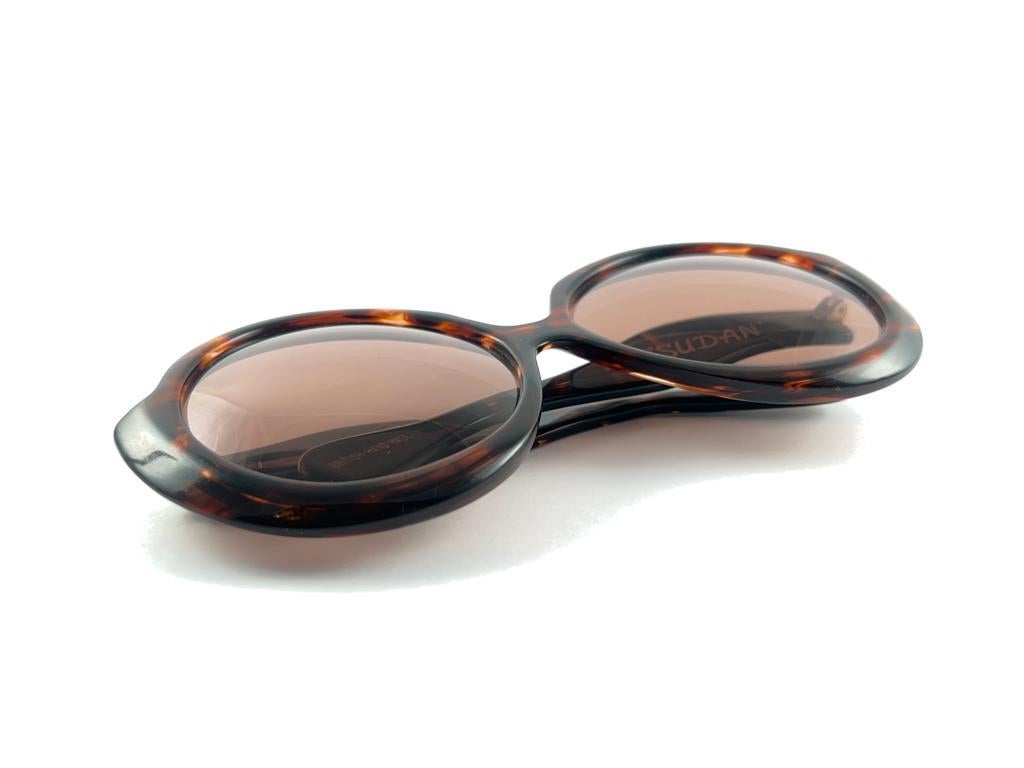 New Vintage Ultra Sudan H Brown Gradient Lens Oversized 1980's Sunglasses For Sale 5