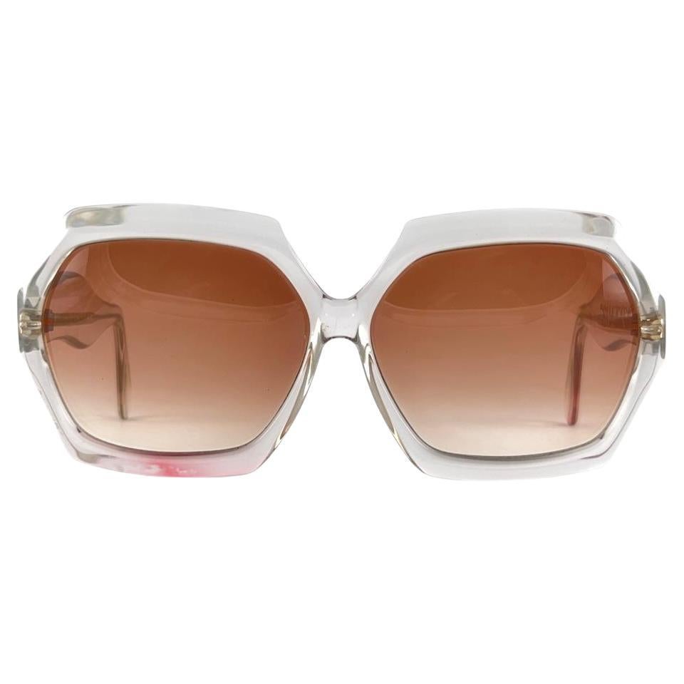 New Vintage Ultra " Sultry " Translucent Honey Lenses 1980's England Sunglasses en vente