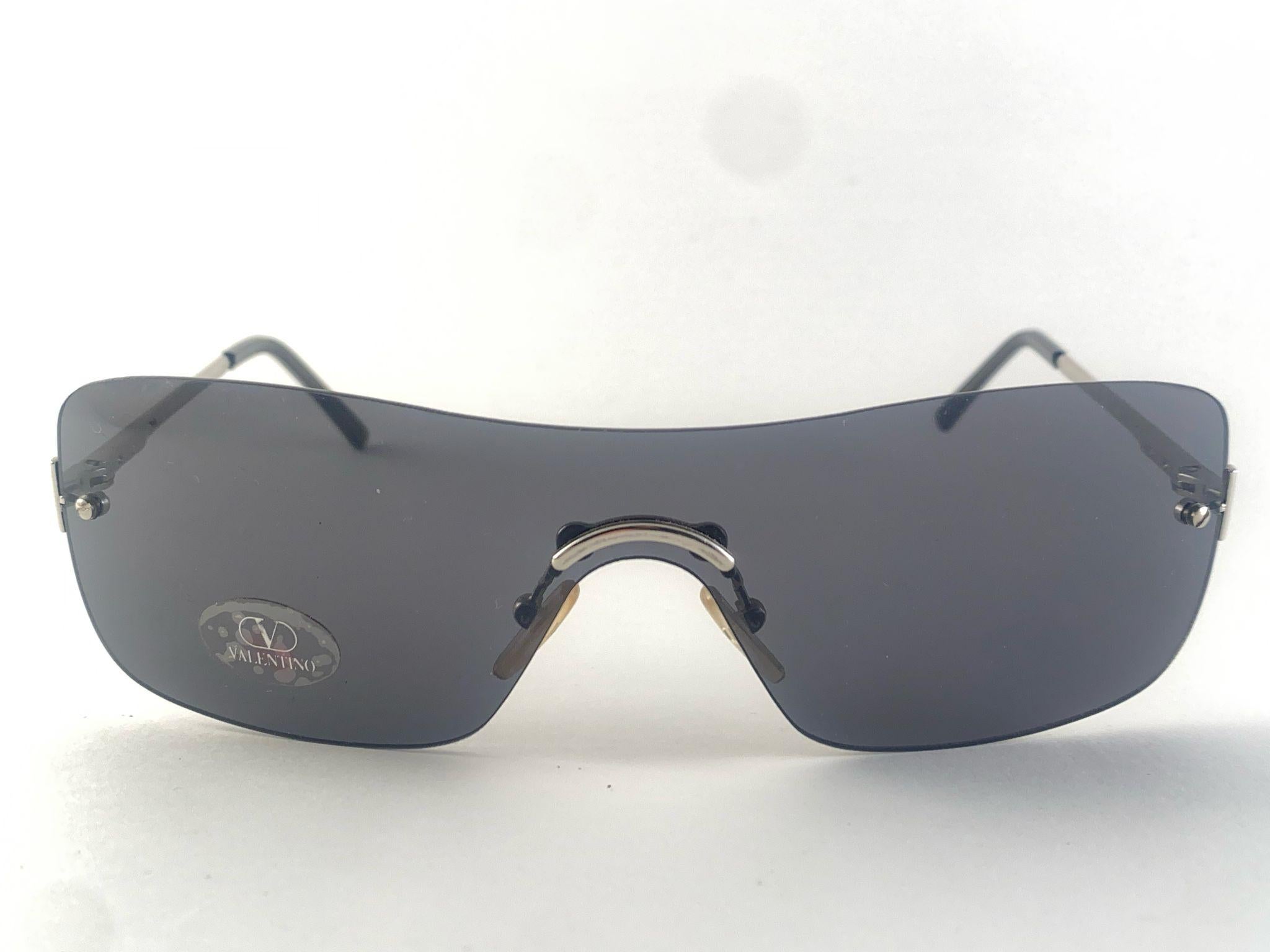 New Vintage Valentino 1090 Rimless Mask Sunglasses 2000's Y2K Made in Italy For Sale 1