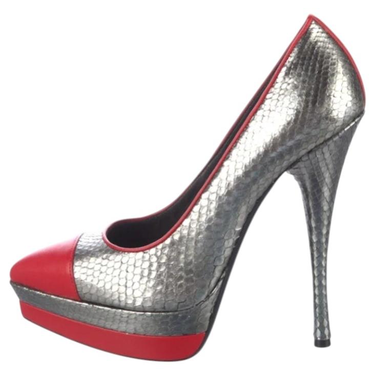 New Vintage Versace Metallic Silver Python Leather Platform Pumps w/ Red Trim 38 For Sale