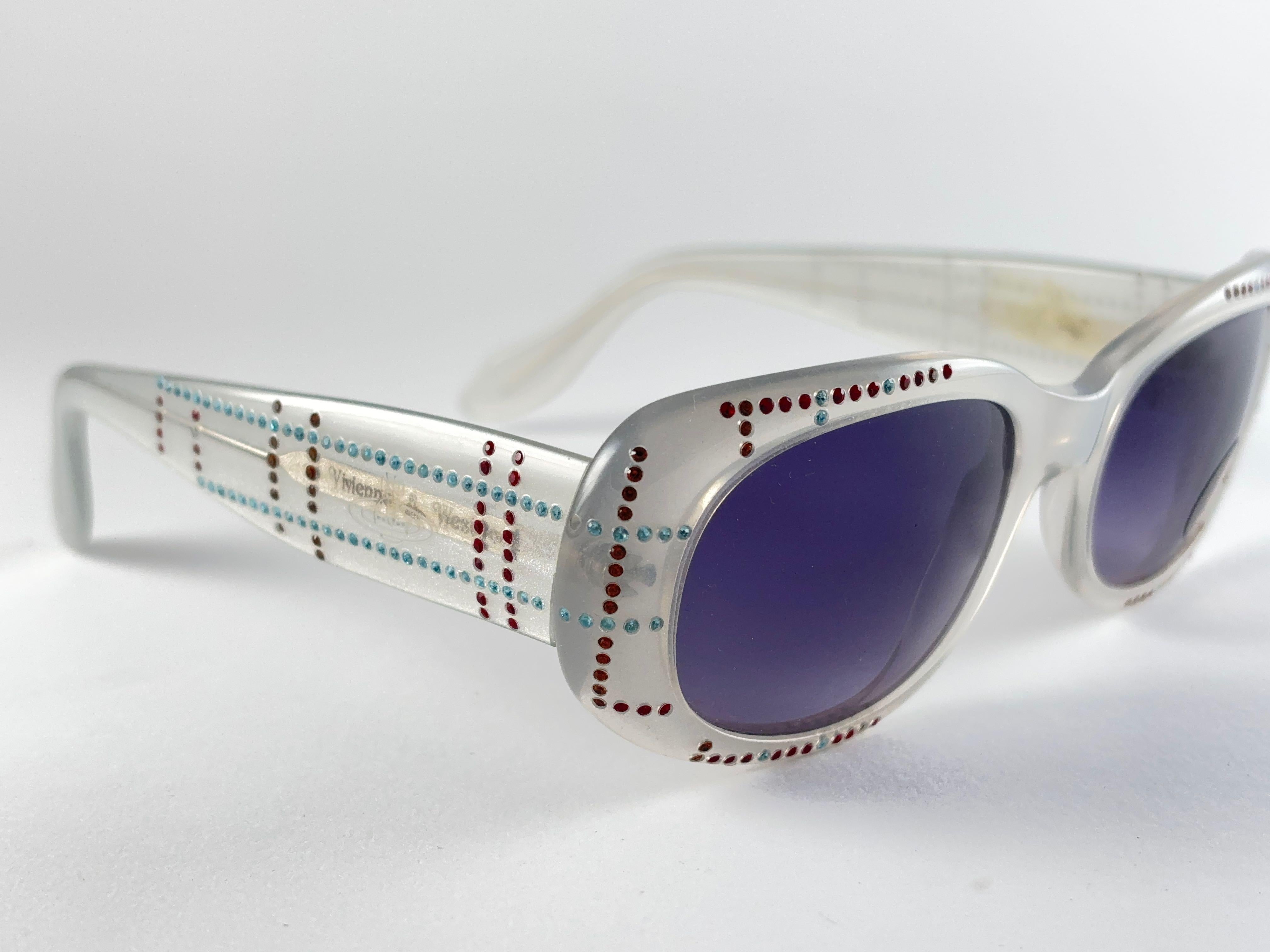 Grigio Nuovo Occhiali da sole vintage Vivienne Westwood Space Grey e strass in vendita