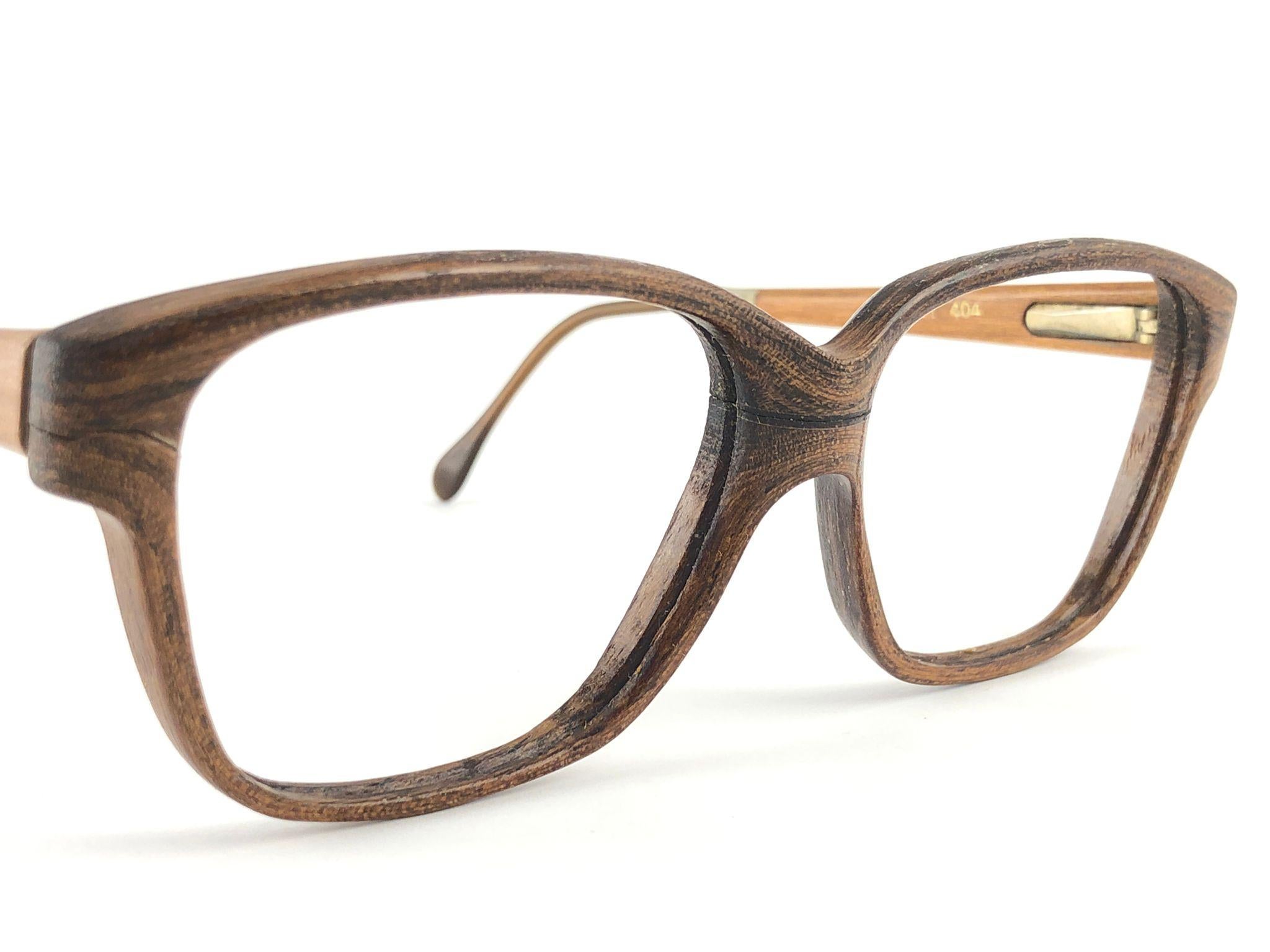 Nouveau Vintage Wood Look Paris monture en bois véritable parfait pour toutes les lentilles de prescription, également idéal pour porter comme une paire de lunettes de soleil. 
La charnière à ressort les rend très confortables à porter.

Neuf,
