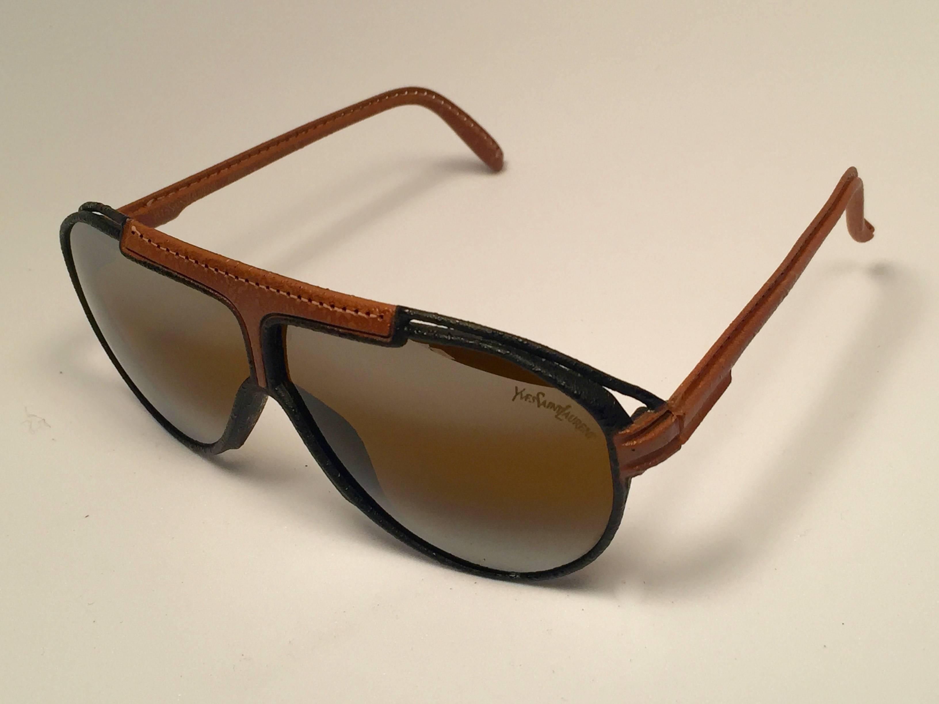New Vintage Yves Saint Laurent YSL Oversized Leather 1980 France Sunglasses In New Condition In Baleares, Baleares