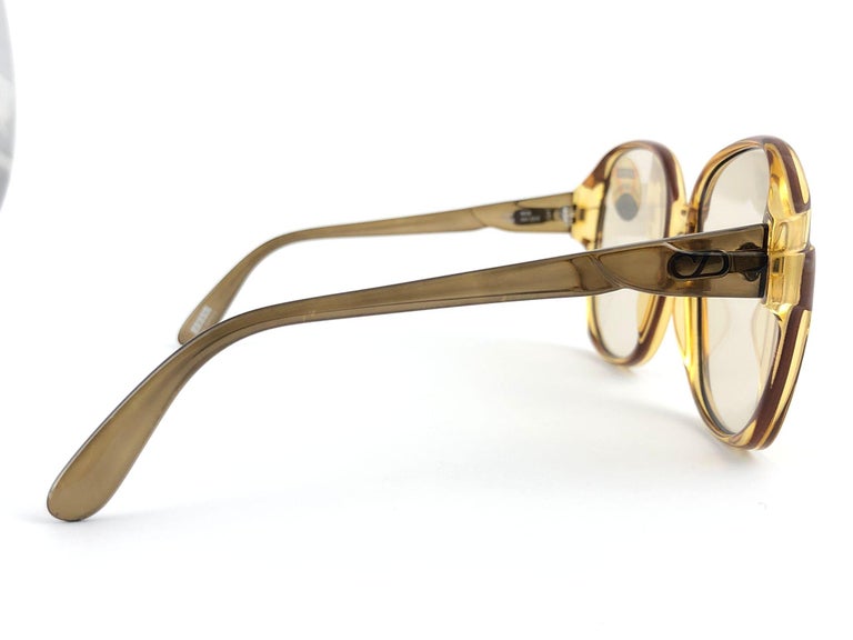 New Vintage Zeiss 8068 Translucent Amber Made W. Germany  display picture 1