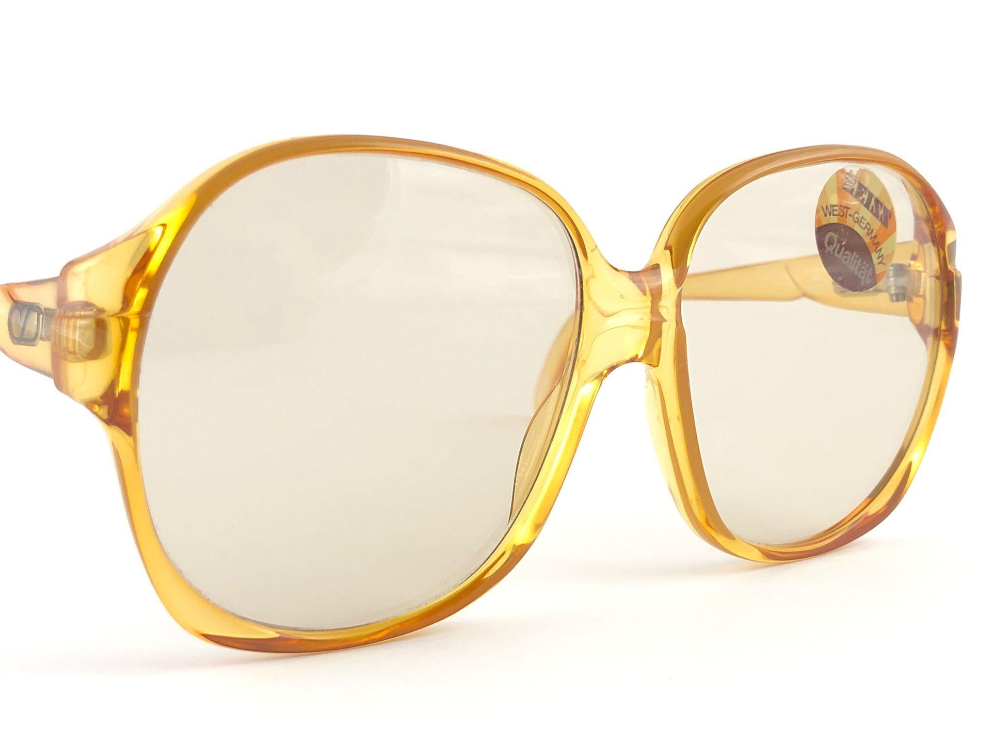New Vintage Zeiss 8068 Translucent Amber Made W. Germany 1970 Sunglasses In New Condition For Sale In Baleares, Baleares
