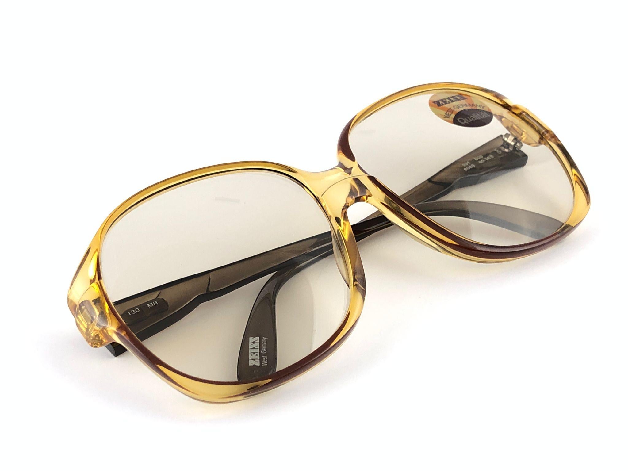 Zeiss lunettes de soleil vintage neuves en ambre translucide, fabriquées en Allemagne, années 8068 en vente 3