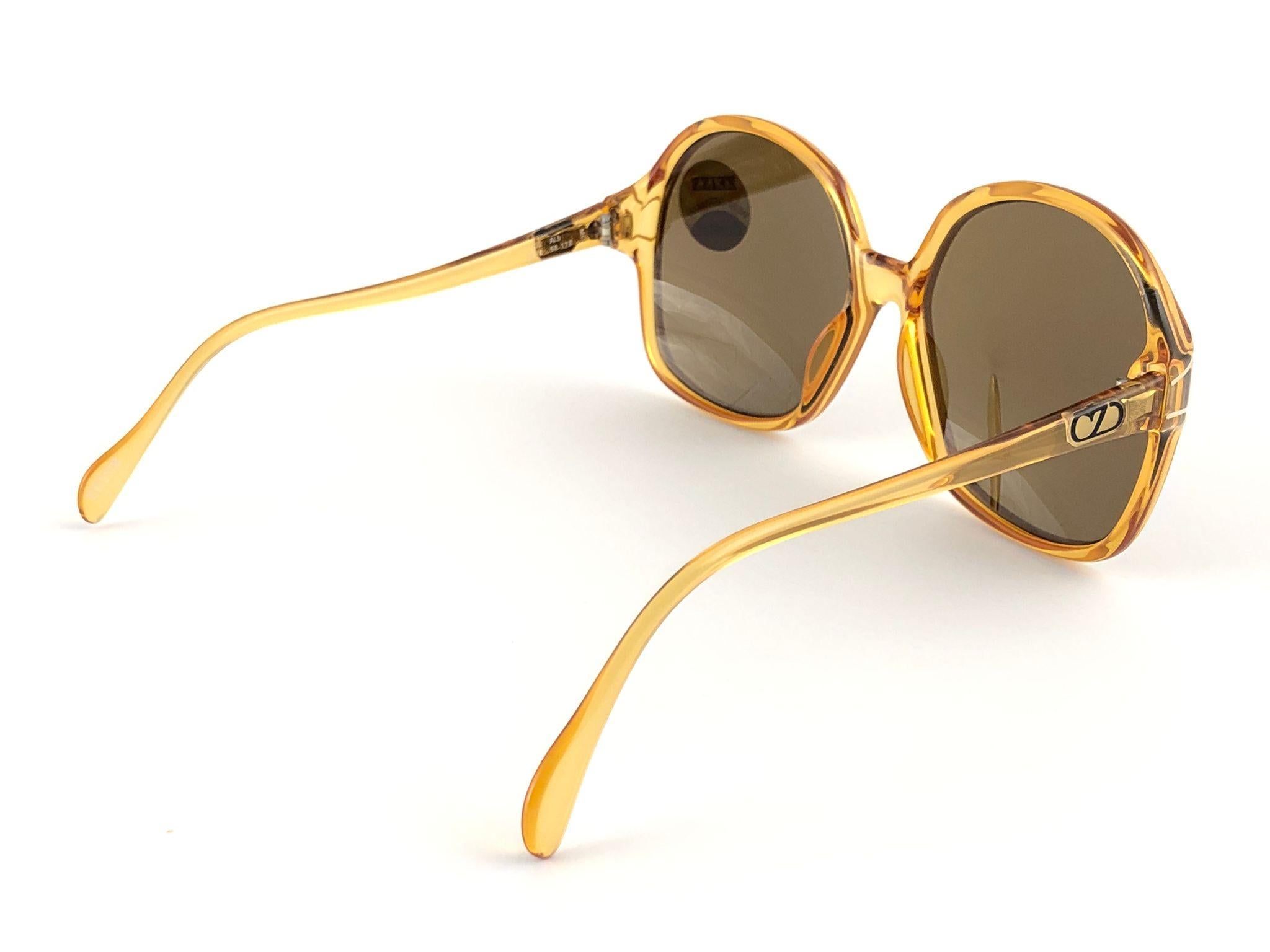 New Vintage Zeiss 8076 Translucent Amber Made W. Germany 1970 Sunglasses In New Condition In Baleares, Baleares